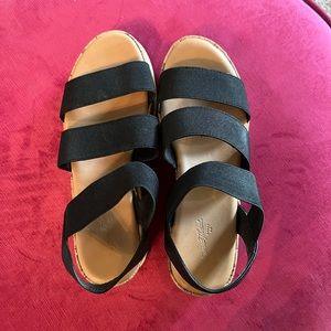 Universal Thread - Black Sandals - size 7